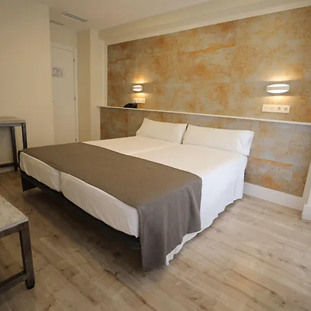 מלון Yit Casablanca 3*